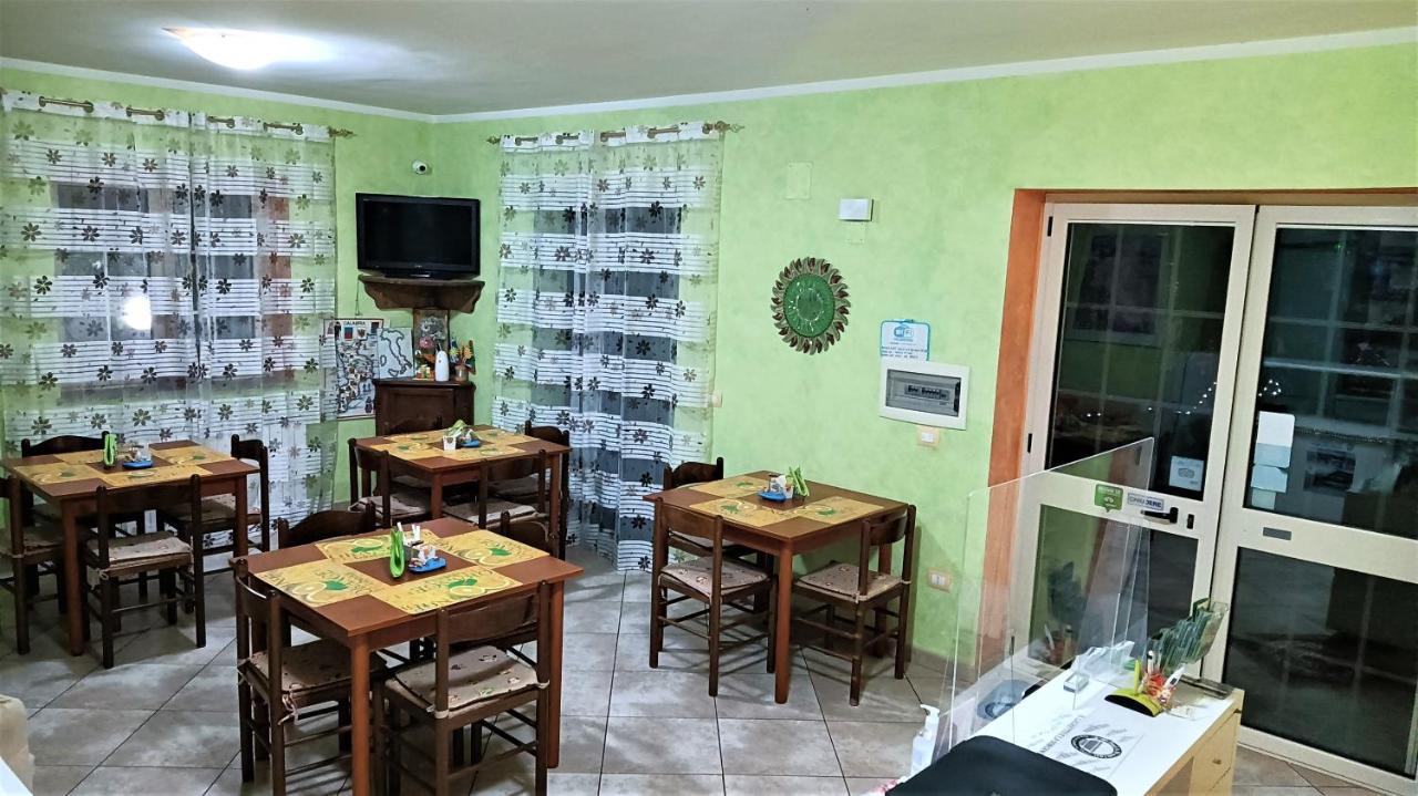 カストロヴィッラリ Il Laghetto Bed & Breakfast エクステリア 写真