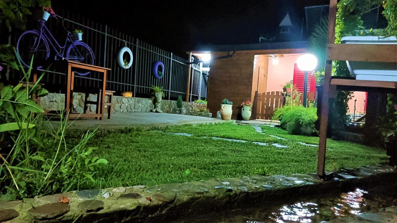 カストロヴィッラリ Il Laghetto Bed & Breakfast エクステリア 写真