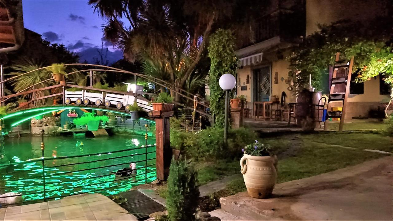 カストロヴィッラリ Il Laghetto Bed & Breakfast エクステリア 写真