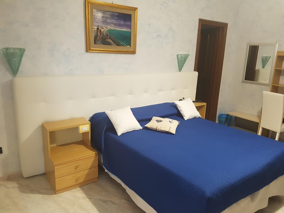 カストロヴィッラリ Il Laghetto Bed & Breakfast エクステリア 写真